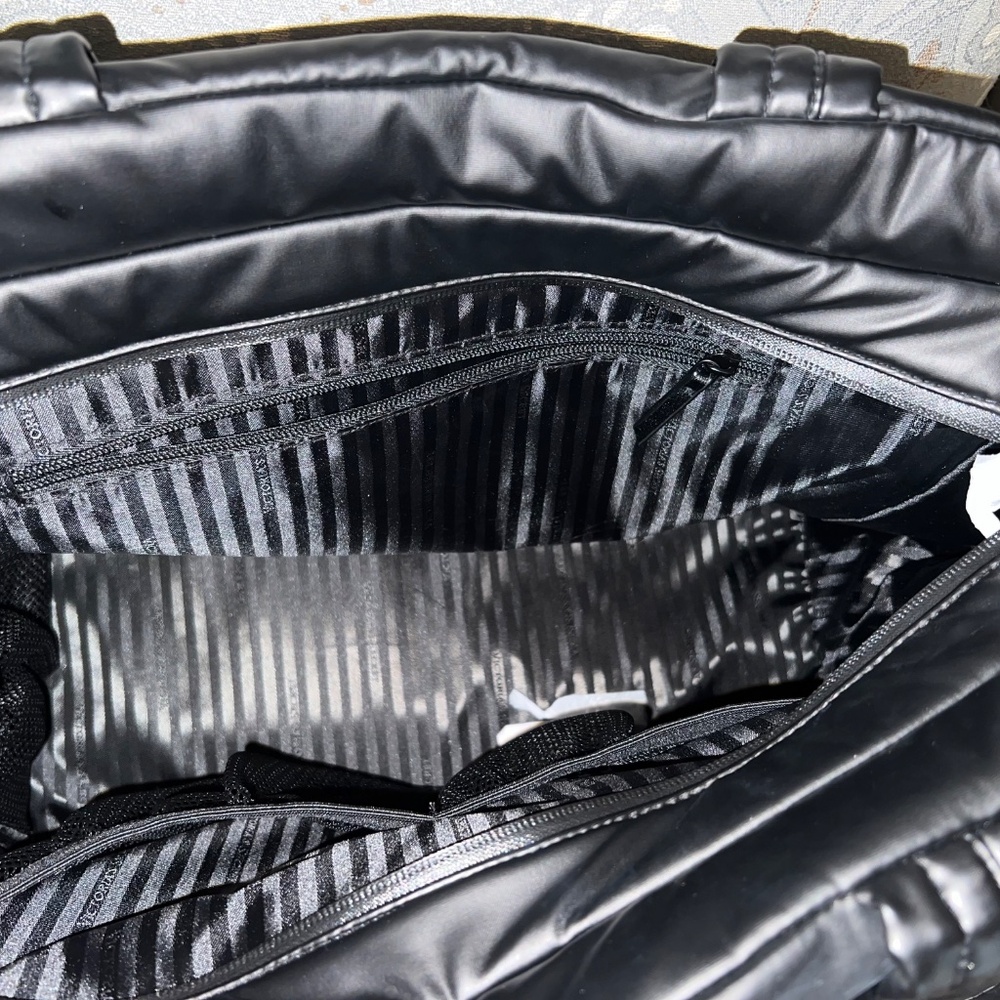 NWT VS Large Puffer Tote/ Black - Picture 5 of 7